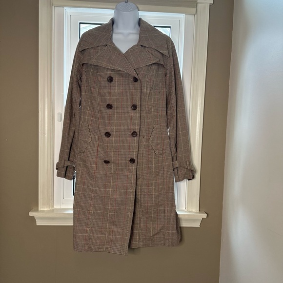 Trench coat. Brown w/white, orange/red, & yellow plaid pattern. Fully lined. - Picture 3 of 8